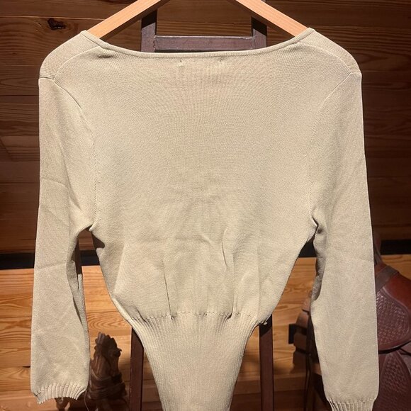 Hannah Jones New York 60'S Cropped Green Knit Top with Wood Accents - Picture 6 of 10